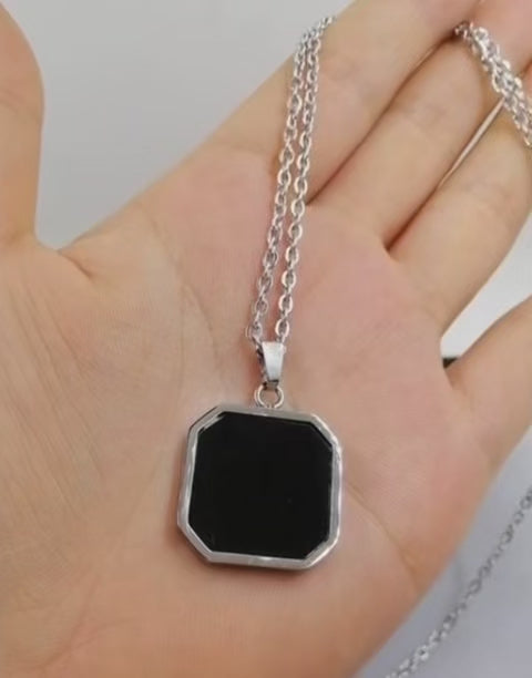 Alt image